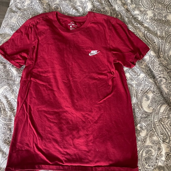 NIKE red logo tee - Picture 1 of 2